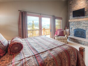 3 bedrooms, iron/ironing board, internet, bed sheets - Big Sky Vacation Rentals: MMH 4 Indian Summer (Big Sky)