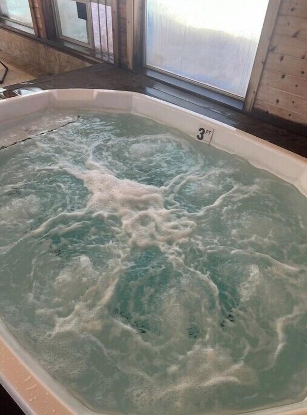 Bañera de hidromasaje interior