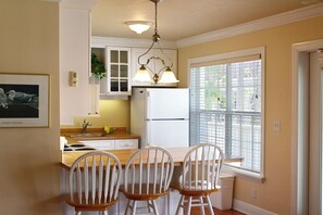 Coffee/tea maker, fridge, microwave, toaster