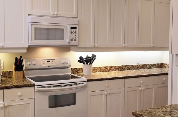 Coffee/tea maker, fridge, microwave, toaster