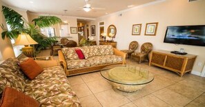 TV - 1 Bedroom, 1 Bathroom Deluxe.   Pet Friendly (Bradenton Beach)