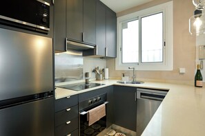Fridge, microwave, oven, stovetop