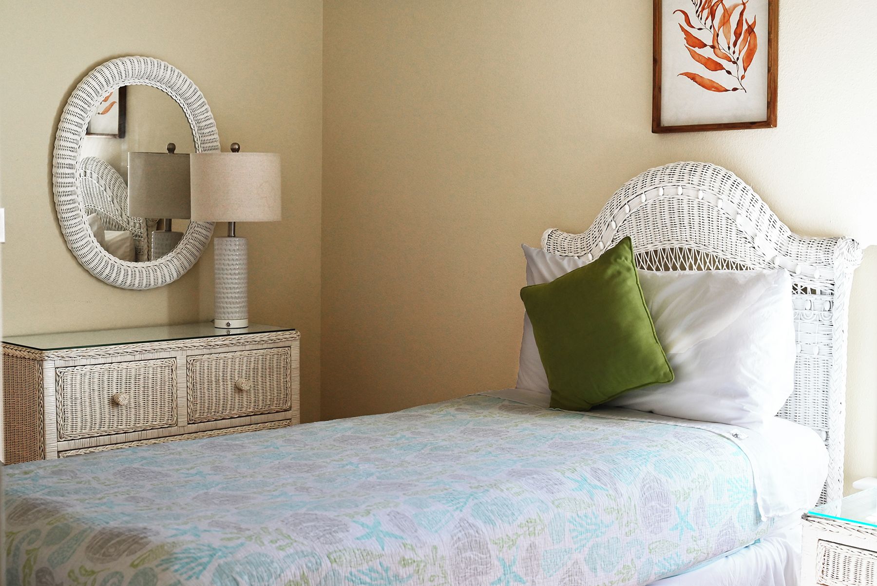 2 bedrooms, iron/ironing board, bed sheets