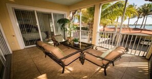 Property grounds - 2 Bedroom, 2 Bathroom Deluxe Partial Bay View. Pet Friendly (Bradenton Beach)