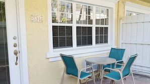 Outdoor dining - Easy-Access Ground-Floor Studio with Full Kitchen (Bradenton Beach)