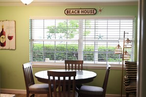 Dining - Waterfront Views · One-Bedroom Bayfront Escape (Bradenton Beach)