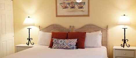 1 habitación, tabla de planchar con plancha y ropa de cama