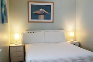 Room - Upgraded Coastal Style · Spacious South-Side 1 bedroom (Bradenton Beach)
