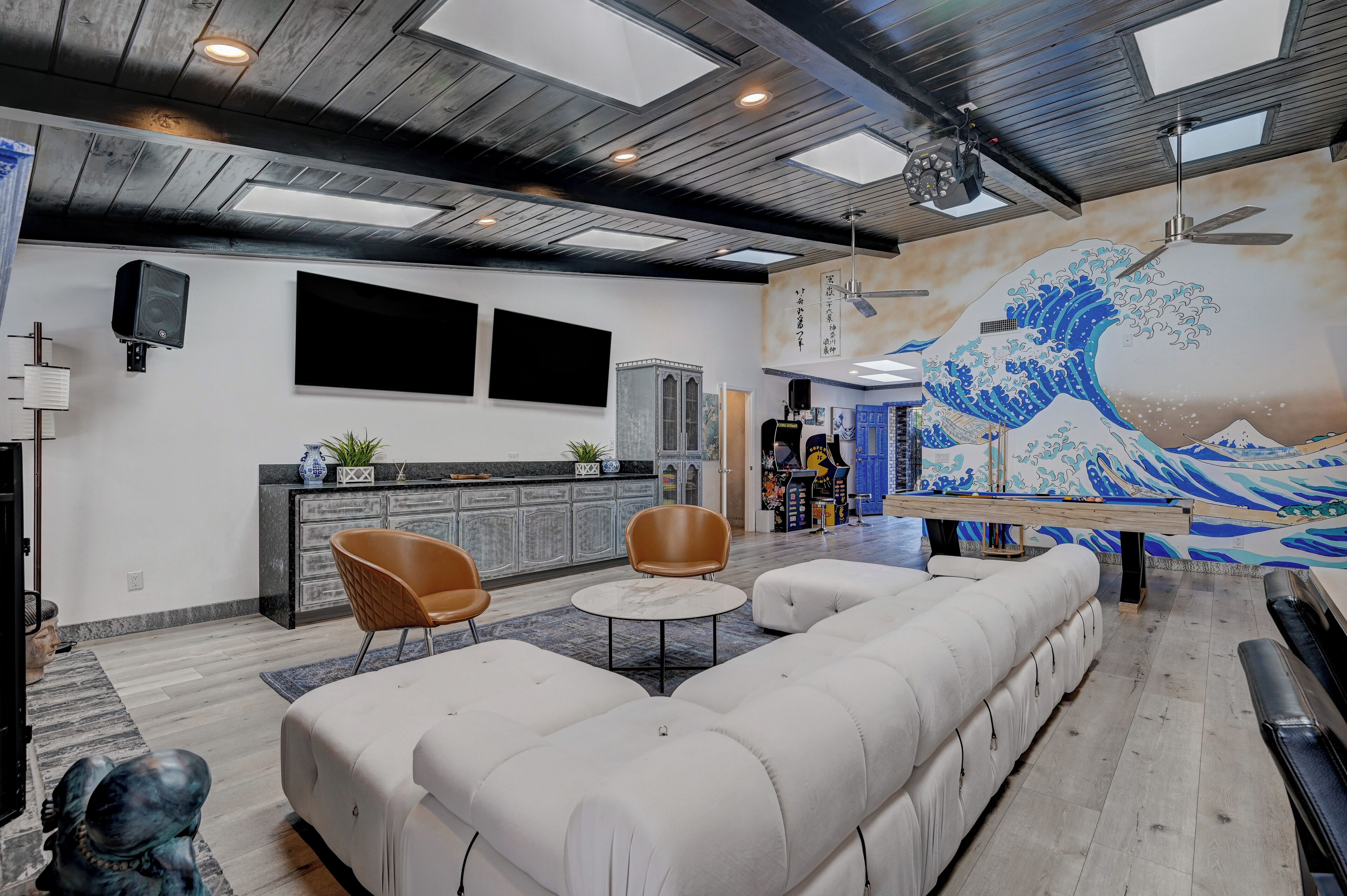 Smart TV, video games, stereo, computer monitors