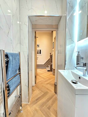 Casa, vistas al patio | Baño