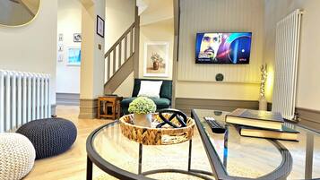House, Courtyard View | Living area | 55-inch Smart TV with digital channels, Netflix, streaming services