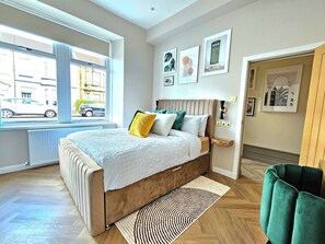 Casa, vistas al patio | 3 dormitorios, cortinas opacas, tabla de planchar con plancha