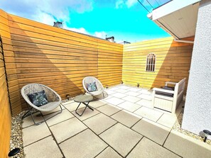 Casa, vistes al pati | Terrassa o pati