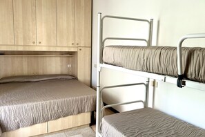 1 habitación y ropa de cama 