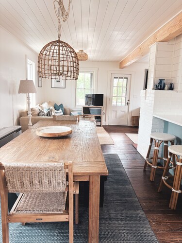 Charming Cottage Steps Away From Pine Point Beach