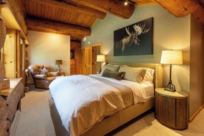 3 bedrooms, desk, iron/ironing board, free WiFi - The Luxury Cabin at Comfort Circle (Ketchum)