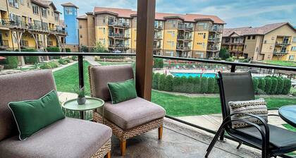 **LAKEFRONT + POOL VIEW**  3br/2bath Spacious + Beautiful Condo