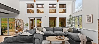 ✨ Secluded Luxury w/ Hot Tub, Firepit, Bar + Ultimate Privacy & Views