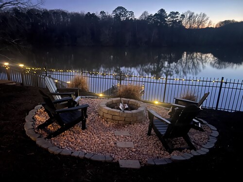 Cozy lake front house with dock on Lake Tillery