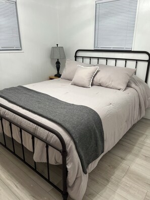 2 bedrooms, iron/ironing board, free WiFi, bed sheets