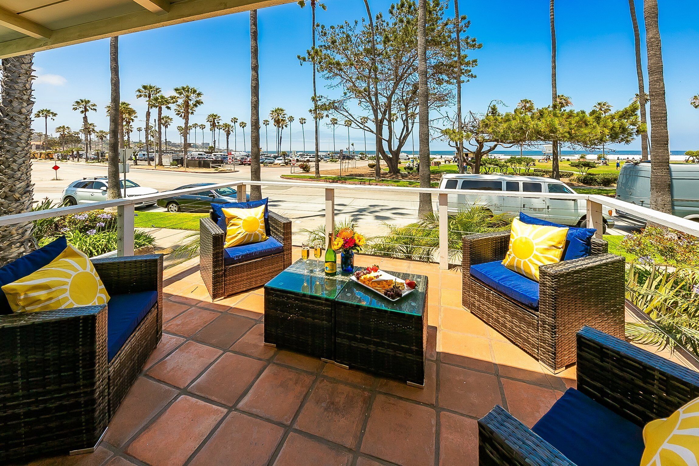 Shores Getaway - unobstructed views of beach and park