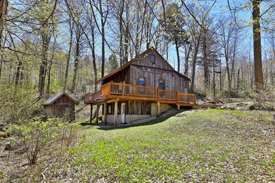 Wobbly Cabin: 2BR/1.5 Bath Charming Killington Retreat Close to Everything