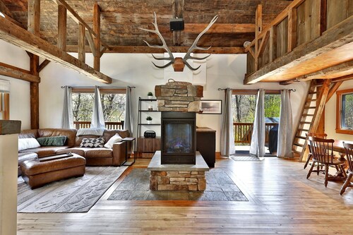 Wobbly Cabin: 2BR/1.5 Bath Charming Killington Retreat Close to Everything