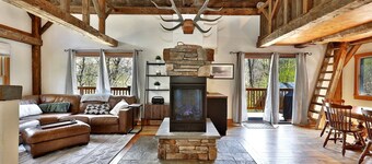 Wobbly Cabin: 2BR/1.5 Bath Charming Killington Retreat Close to Everything