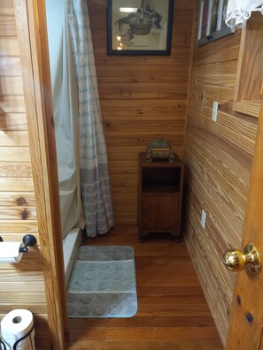 Dusche, Handtücher, Toilettenpapier