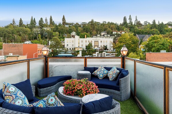 Exclusive Penthouse, River View | Terrace/patio