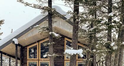 CABIN ON THE ROCKS, Big Property, Hot Tub, Yellowstone National Park, Fire pit.