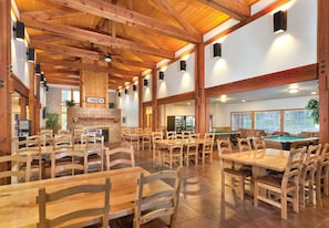 Dining - Big Bear | Couples Cozy Mountain Getaway | Pool, Ski & Lake (Big Bear)