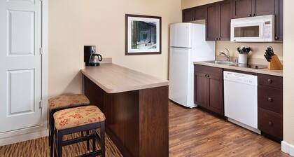 Big Bear | Couples Pine Hideaway | Pool + Hot Tub