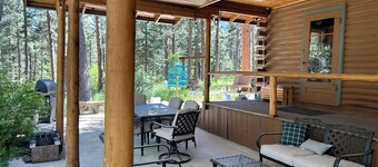 Cozy Cabin on the Creek, with fireplace and firepit.