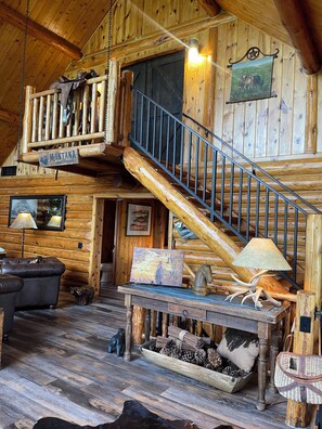 Interior - Adorable Cabin with amazing views! (Belgrade)