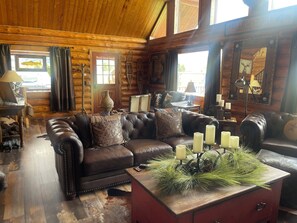 Interior - Adorable Cabin with amazing views! (Belgrade)