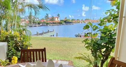 Bay View #2 - Breathtaking 2-bedrm waterfront Condo in the heart of Rodney Bay.