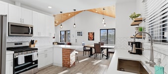 Cottage with BBQ & Hot Tub