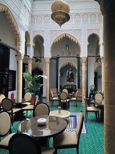 Riad Dar Lalzohra