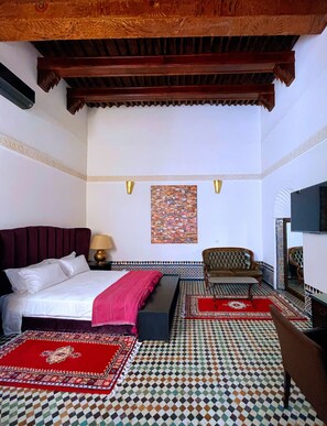 Presidential Suite | Egyptian cotton sheets, premium bedding, down comforters, in-room safe - Riad Dar Lalzohra (Rabat)