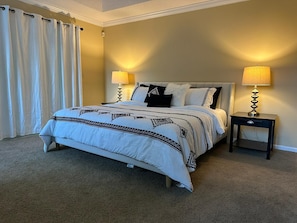 4 Schlafzimmer, Bügeleisen/Bügelbrett, WLAN, Bettwäsche