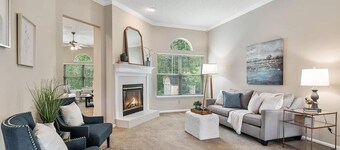 Four-bedroom mini estate, minutes from downtown Jax with a sunroom and backyard