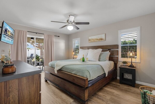 3 bedrooms, iron/ironing board, free WiFi, bed sheets - Outdoor Oasis, Heated Pool, Firepit, Bicycles, Pet-Friendly - Chateau Relaxo - Roelens (Cape Coral)