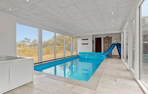 7 bedroom gorgeous home in Glesborg