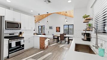 Rumah Deluks | Dapur pribadi