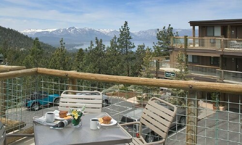 Luxurious 2BR/2BA Suite Steps From Heavenly Mtn. Ski Lifts