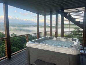 Outdoor spa tub