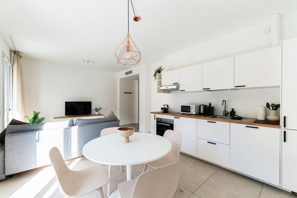 Fridge, microwave, oven, dishwasher
