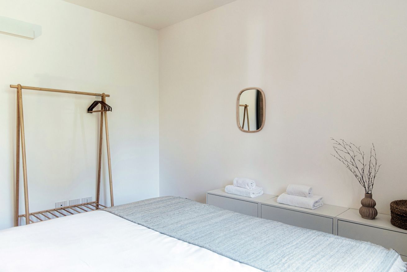 2 slaapkamers, een strijkplank/strijkijzer, gratis wifi, beddengoed