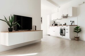 冷蔵庫、電子レンジ、オーブン、食器洗い機